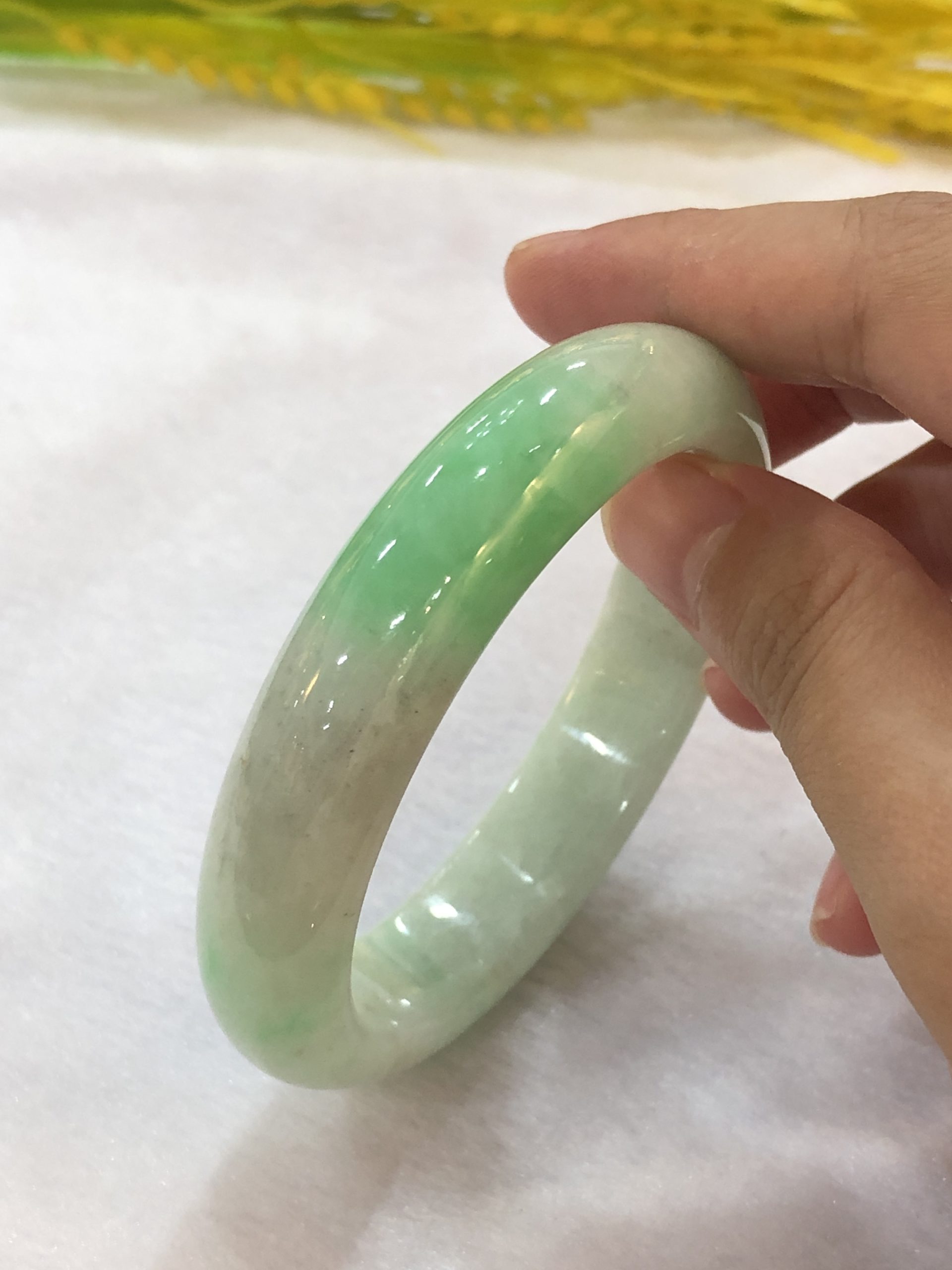 apple jade bangle