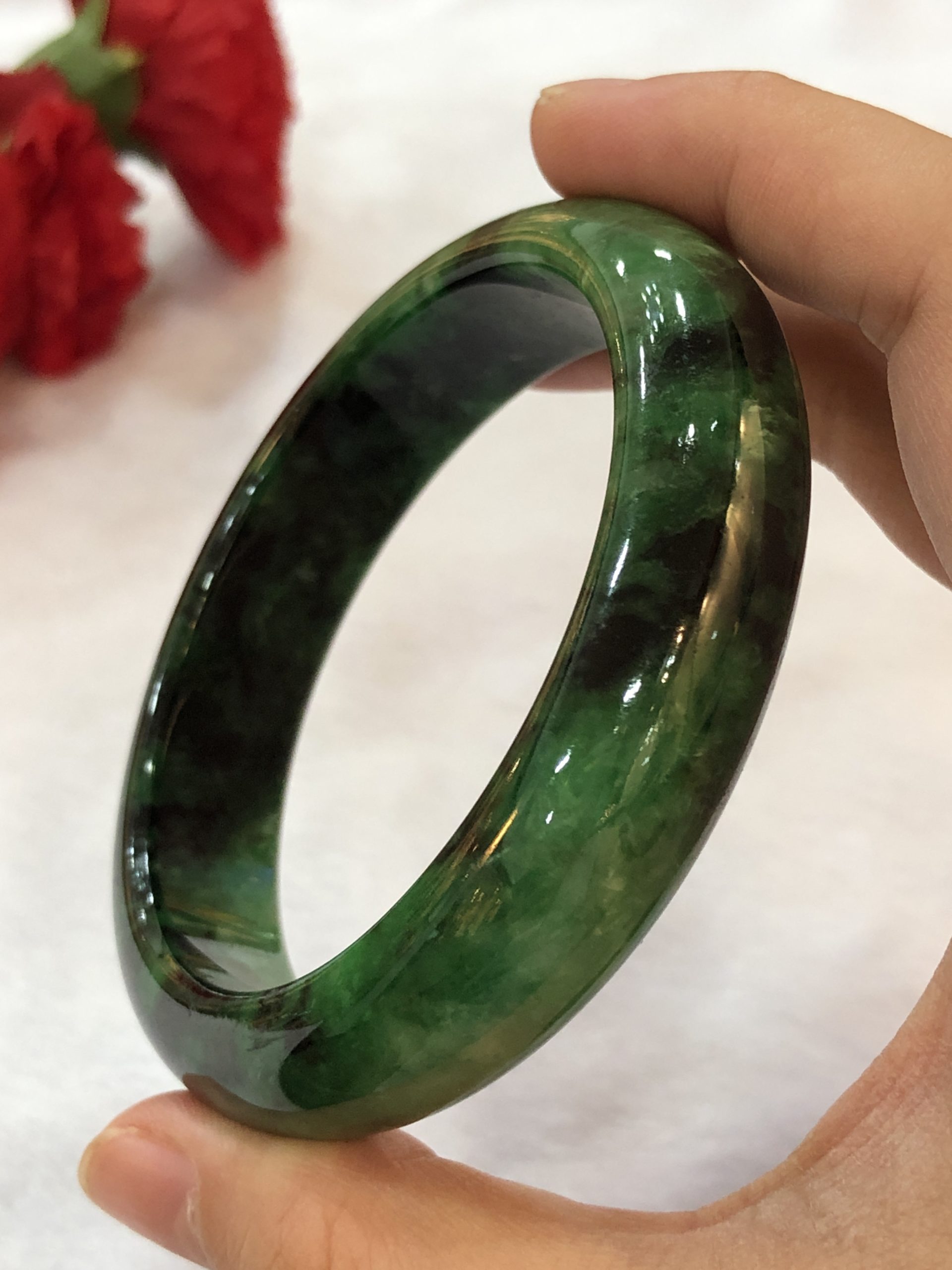 Emerald green deals jade bangle