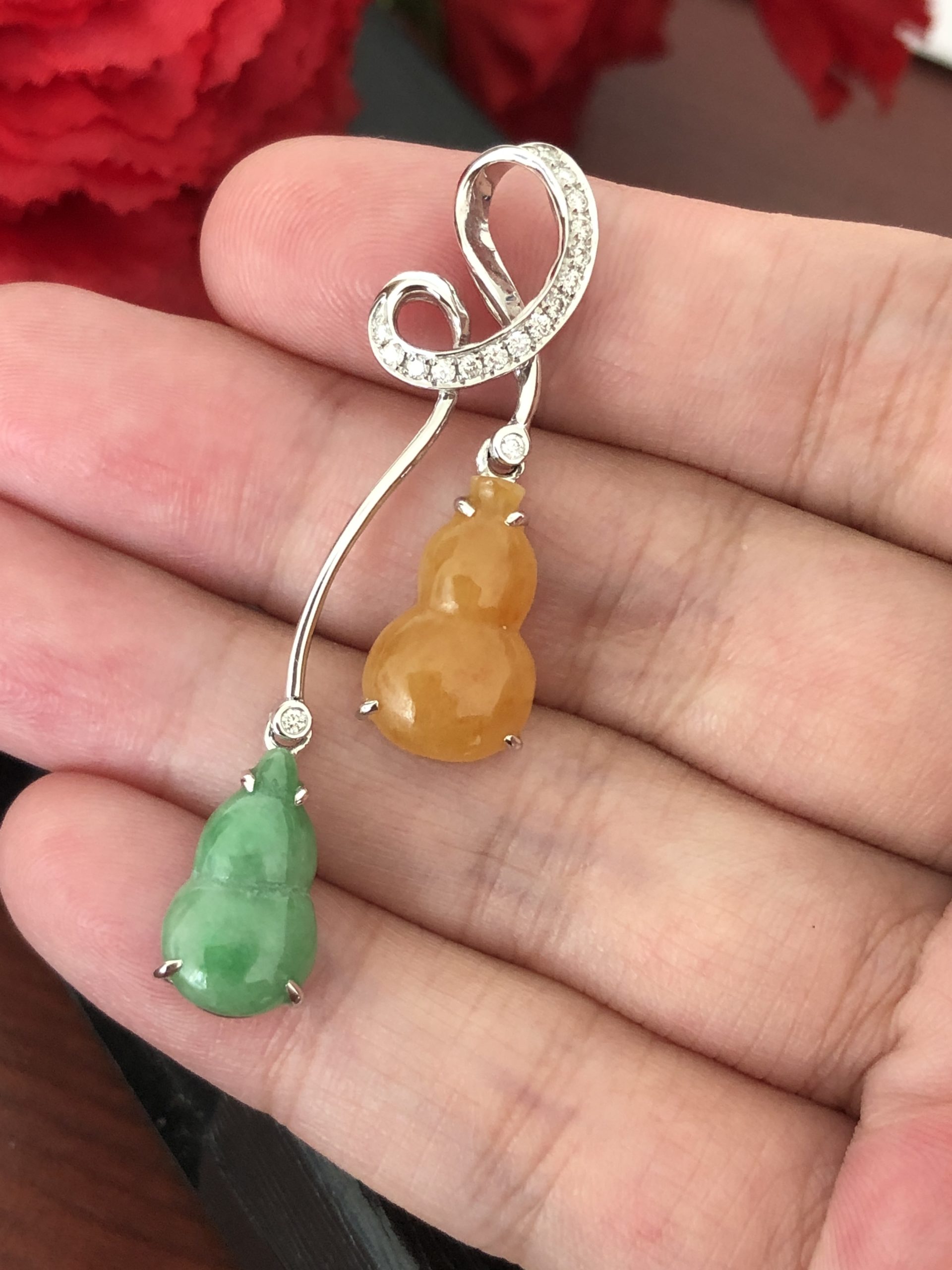 jade gourd pendant meaning